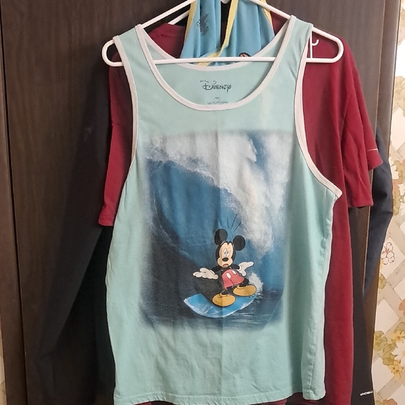 Disney Womens  Aqua Mickey Mouse Surfing Tank Top Large - Picture 1 of 3